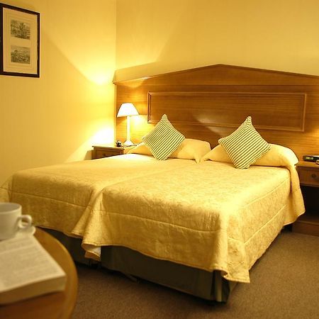 Astons Apartments London Room photo