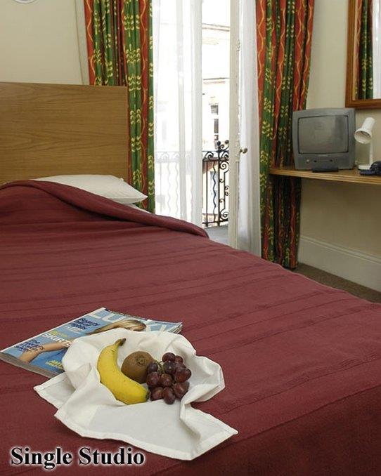 Astons Apartments London Room photo